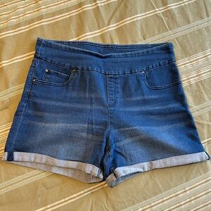 Time & Tru women’s pull on shorts